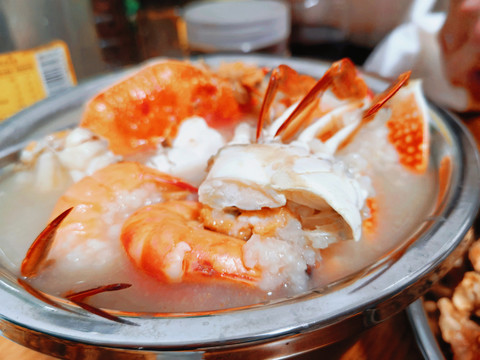鲜美的海鲜螃蟹龙虾大拼盘