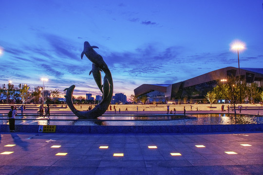 扬子江国际会议中心江豚塑像