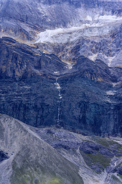 甘孜稻城亚丁冰川瀑布高山流水