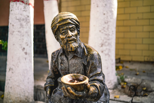 伊犁喀赞其维吾尔老人铜像