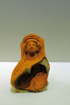古罗马赤土陶戴头巾女子像