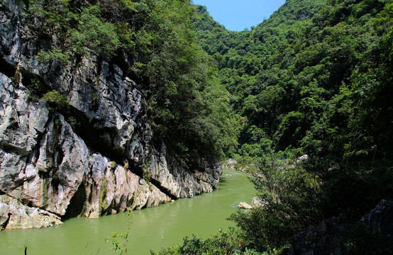 荔波山谷河流