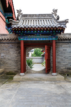 太原古县城隆恩寺庙中式门楼