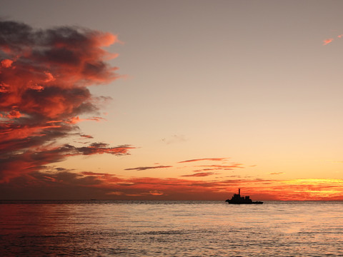 夕阳大海