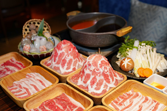 和牛寿喜锅火锅日本料理美食