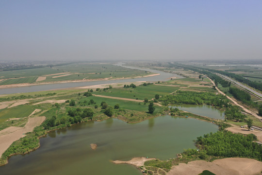 航拍渭河平原河流