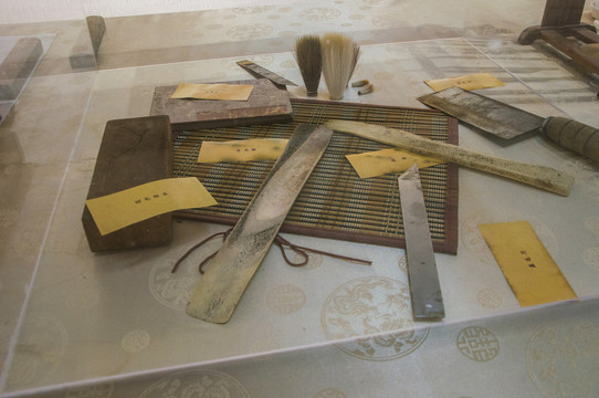 传统毛笔制作工具展示
