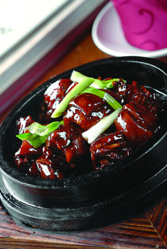 石锅红烧羊肉