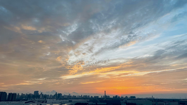 上海傍晚的天空