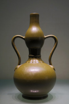 茶叶末釉绶带葫芦瓶