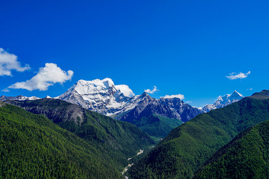 贡嘎雪山
