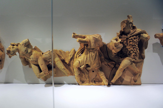 凯尔特人和希腊诸神战斗雕塑