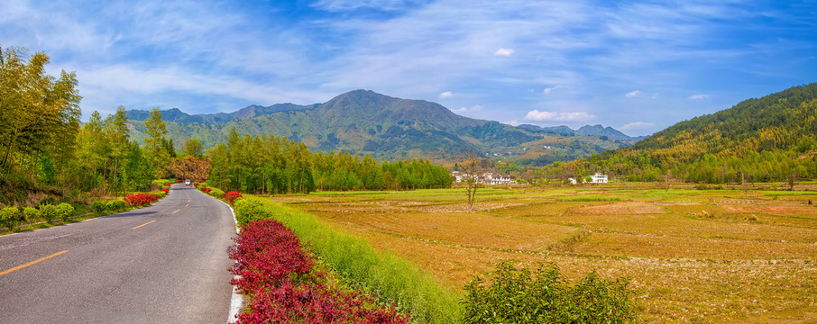 宏村村外公路全景图