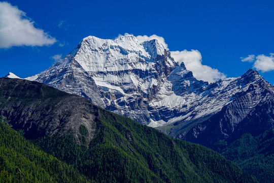 贡嘎雪山