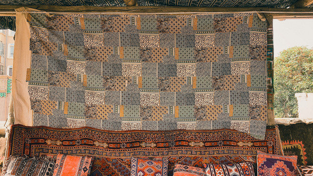 新疆喀什少数民族风情挂毯