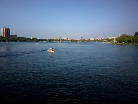 大明湖风景