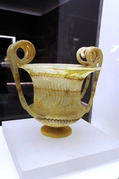 古罗马双涡旋柄高脚杯形酒缸