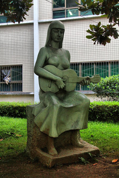 贵州医科大学校园雕塑