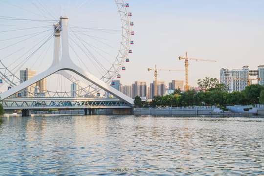 天津城市天际线和海河上的桥梁