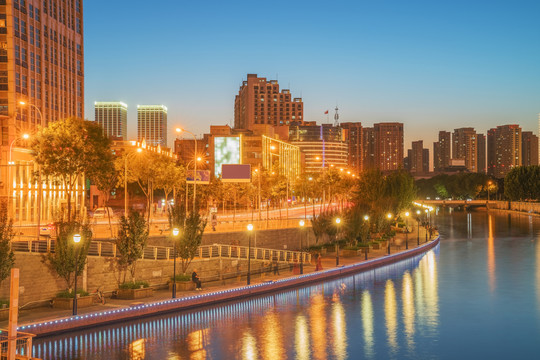 天津城市天际线和海河桥梁夜景