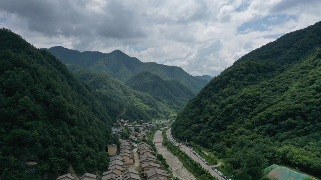 航拍秦岭牛背梁终南山