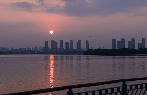 尹山湖日出