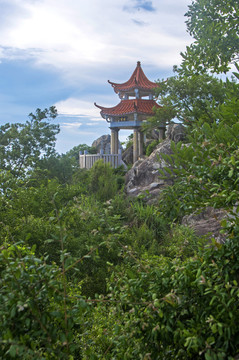 紫帽山山顶餐云亭