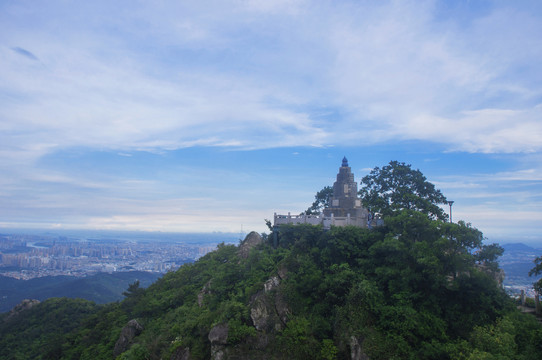 紫帽山最高处凌霄塔