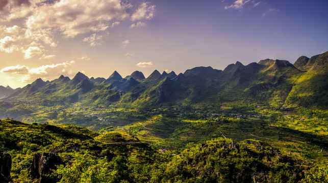 高山峻岭风光