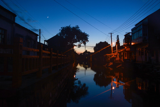 小镇夜景