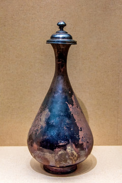 安徽博物院章仲英造银玉壶春瓶