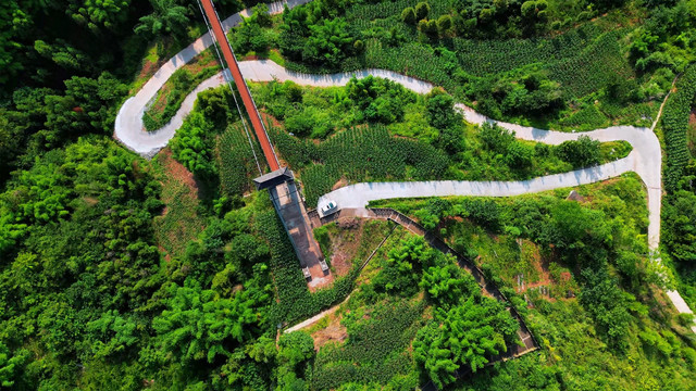 航拍兰家山铁索吊桥乡村公路