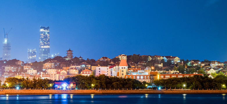 青岛栈桥夜景海水浴场旅行风光