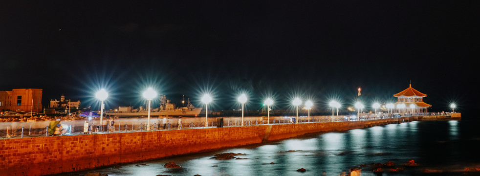 青岛栈桥夜景海水浴场旅行风光