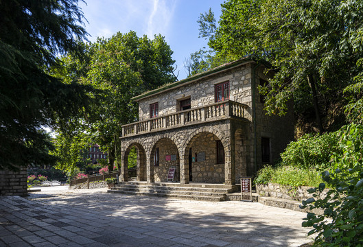 信阳鸡公山建筑之花旗楼