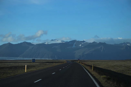 北欧风光草坪公路