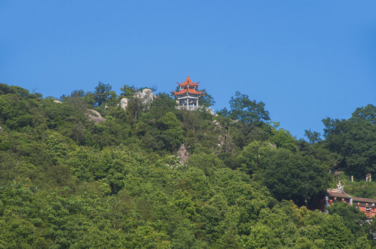 紫帽山山顶餐云亭