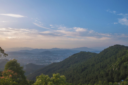 紫帽山山坡森林地理风光