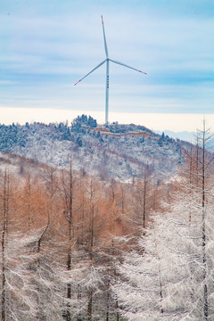 林海风车雪景