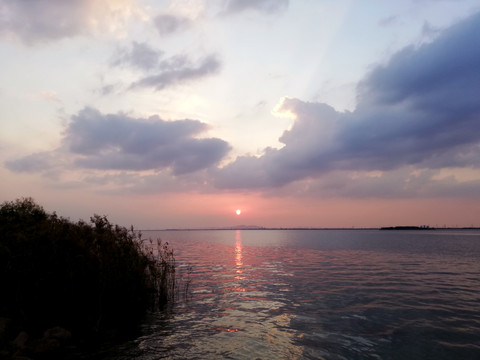 东太湖苏州湾夕照晚霞祥云日落