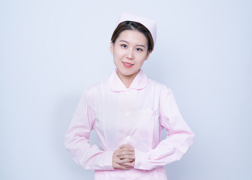 护士服的年轻女性医护形象