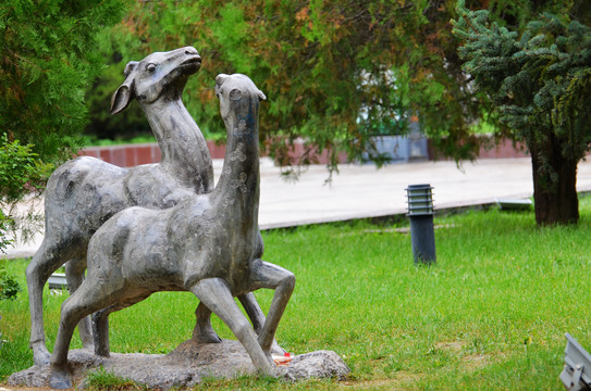 雕塑梅花鹿