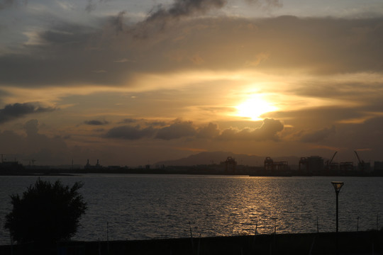 西江日落黄昏景色