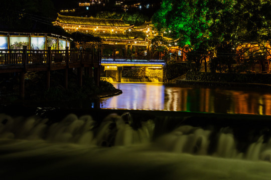 西江千户苗寨风雨廊桥