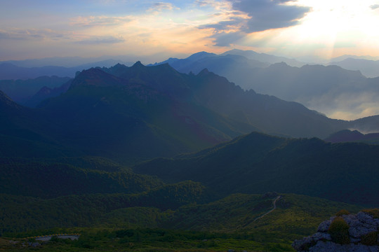 秦岭顶夕阳