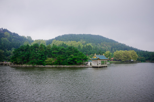 庐山如琴湖亭