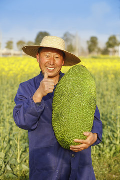 手里抱着海南菠萝蜜