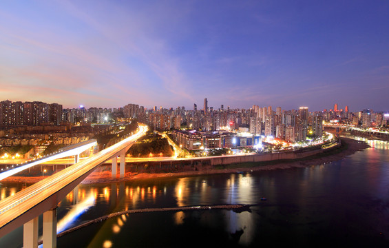 重庆江北区观音桥和北滨路
