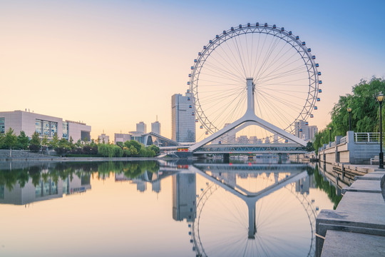 天津城市天际线和海河上的桥梁