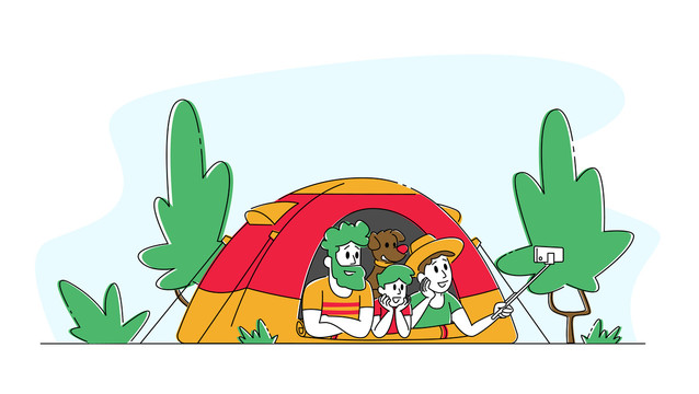 野外露营在帐蓬里全家一起自拍插图